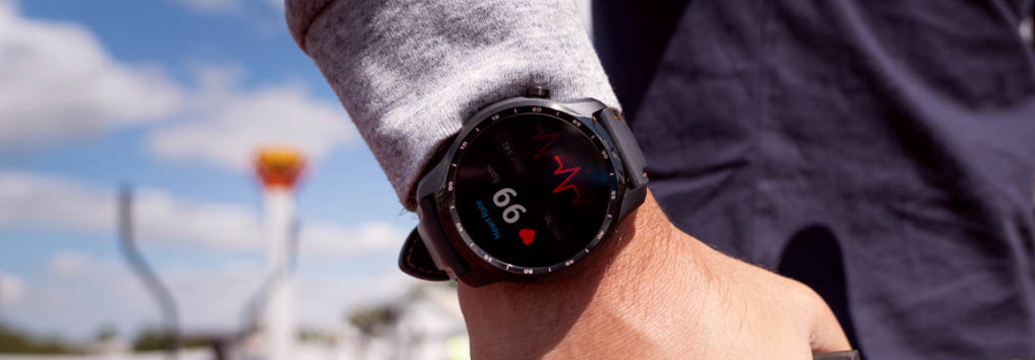 Wearable mit Gesundheits-App.